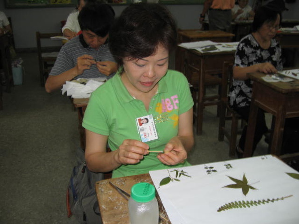 我貼得太忙亂了讓辛苦一天的老師還要幫忙拍照