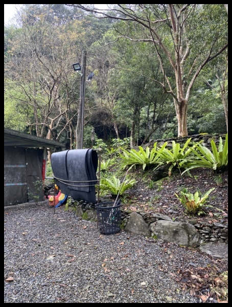 美麗台灣第四露【宜蘭露營推薦】【野石森林 露營區】下雨天也有