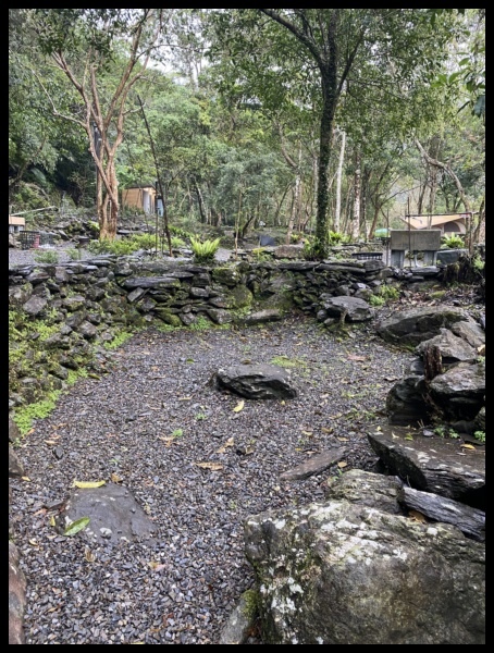 美麗台灣第四露【宜蘭露營推薦】【野石森林 露營區】下雨天也有