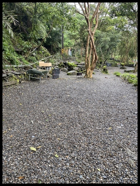 美麗台灣第四露【宜蘭露營推薦】【野石森林 露營區】下雨天也有