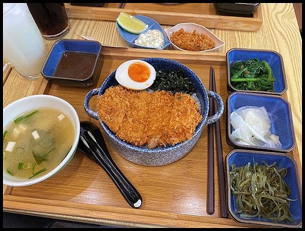 【台中西屯丼飯定食/蓋飯推薦】【衝丼一食】 平價各式丼飯定食