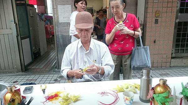 老當益壯的洪文堂，期許自己在喬安作到90歲！