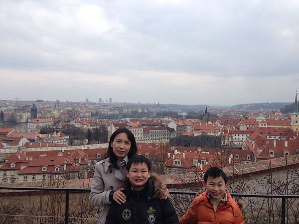 從布拉格城堡山可居高臨下遠眺布拉格