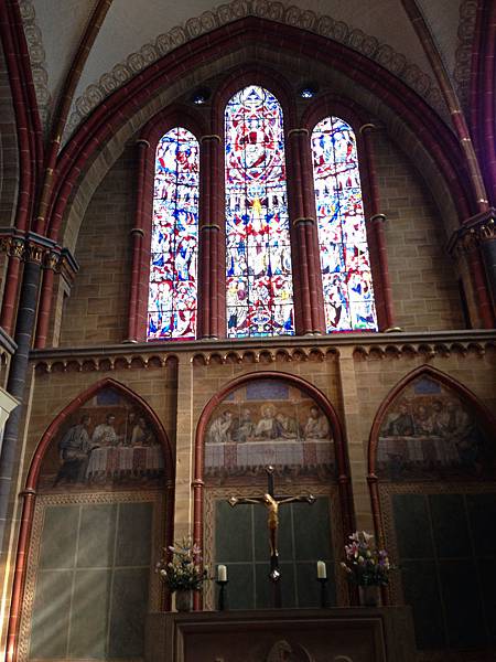 聖彼得大教堂的玫瑰窗