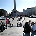 去 Trafalgar Square 曬太陽