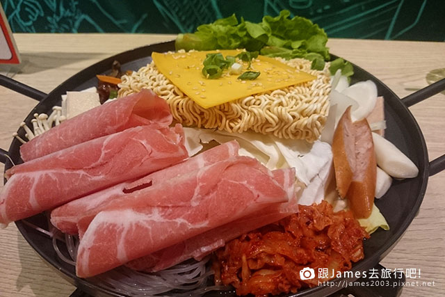 【台中美食】九銅里鍋物專家(東山店)-平價韓式鍋物料理00.JPG