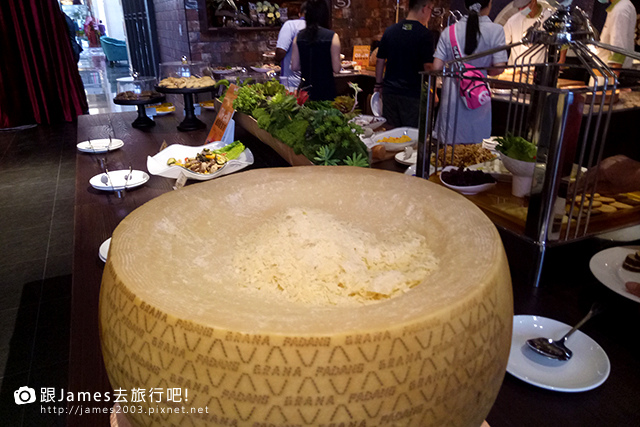 【員林美食】員林美食吃到飽_皇潮鼎宴~潮港城國際美食館~龍蝦吃到撐  36.jpg