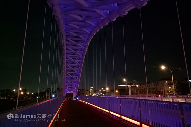 【台中外拍景點】北屯-海天橋(景觀橋)夜景 09.jpg