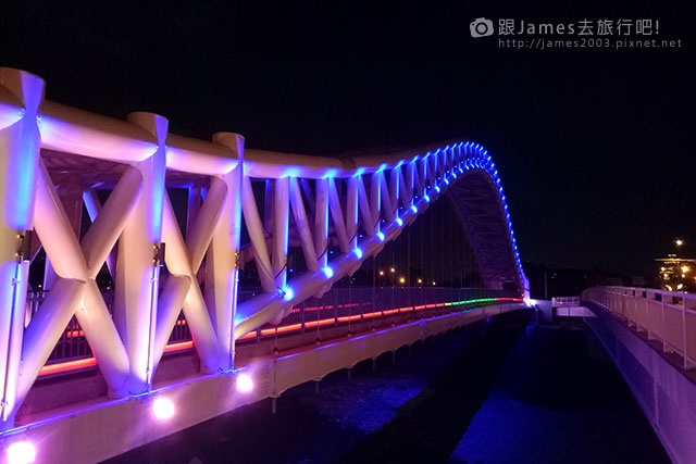 【台中外拍景點】北屯-海天橋(景觀橋)夜景 12.jpg