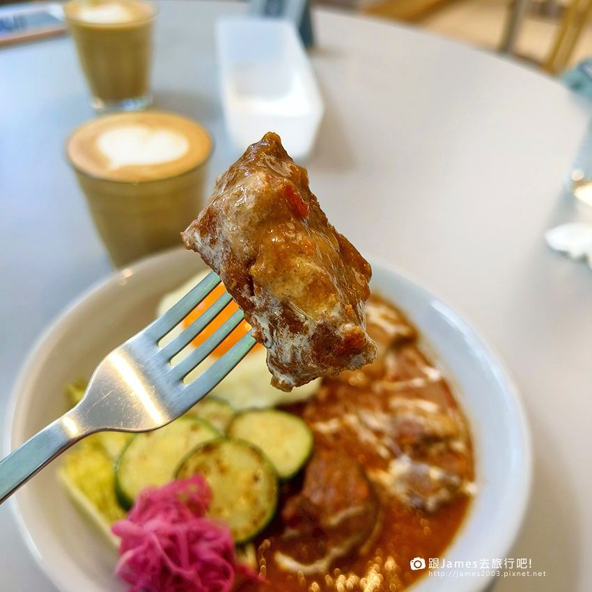 UR LIVING生活美學_文心森林店001.jpg