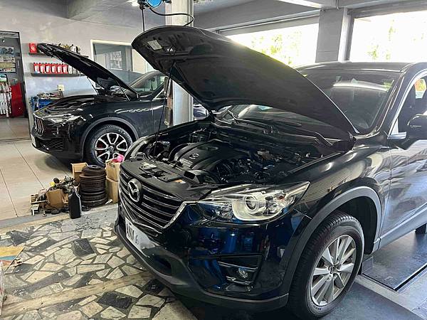 Mazda CX5煞車系統(電子手煞車) KYB避震器