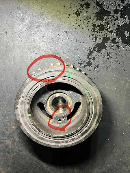 MAZDA5曲軸皮帶更換