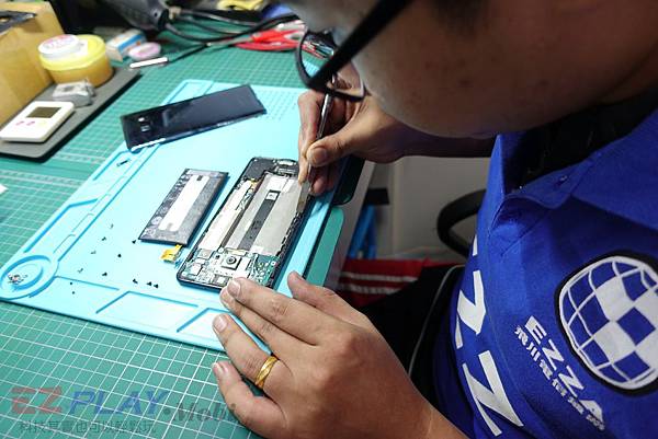 HTC-U-Ultra04.jpg HTC-U-Ultra04.jpg