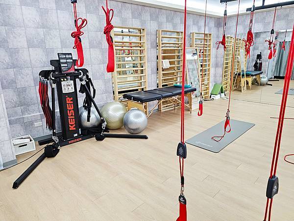 新竹 宸新復健科診所 開箱 骨科復健 兒童早療 徒手治療 運 新竹 宸新復健科診所 開箱 骨科復健 兒童早療 徒手治療 運