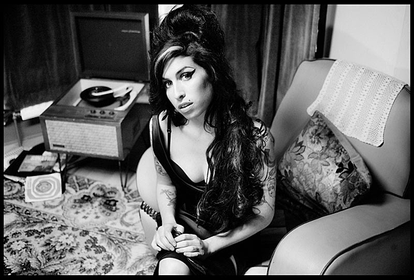 介紹amywinehouse