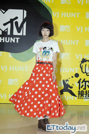 d104626誰是山東?我是山東對我來說 MV。 我是山東 樂團 專輯介紹 歌手介紹 資料 是誰 MV 網拍 d104626誰是山東?我是山東對我來說 MV。 我是山東 樂團 專輯介紹 歌手介紹 資料 是誰 MV 網拍