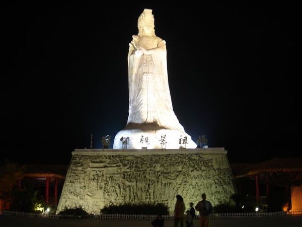 朝天宮媽祖巨像