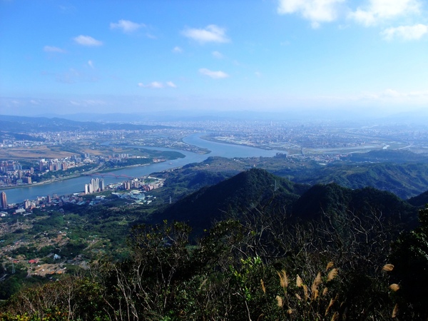 攻頂觀音山主峰--硬漢嶺