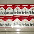 一條Marlboro Classics拆開