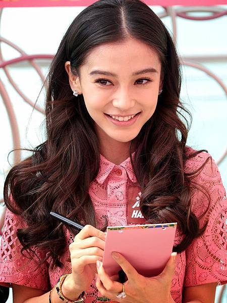 AngelaBaby2014-01-23-HK-2.jpg