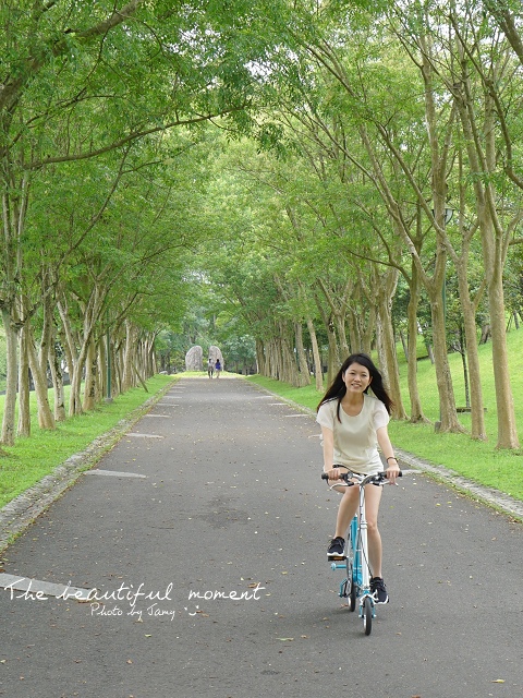[單車開箱]Carry me小折自行車│全世界最小台灣製小車│8吋車輪居然也能輕鬆騎