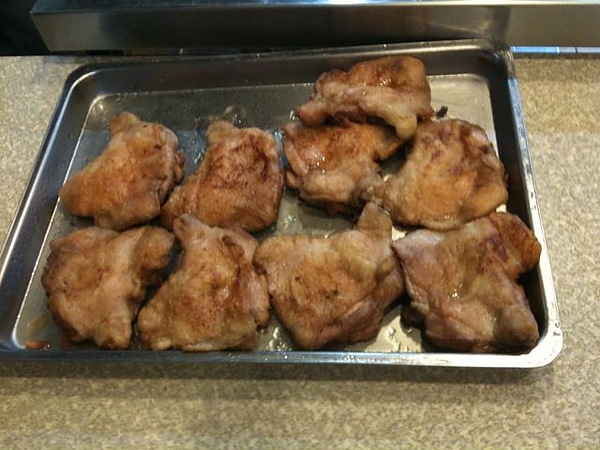 碳烤處理過的雞排
