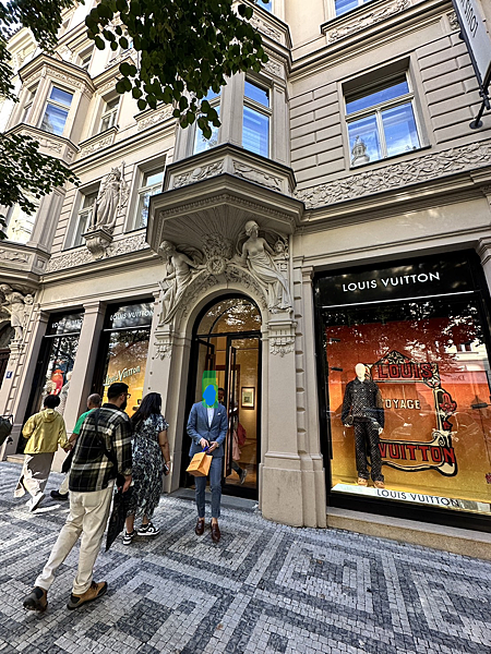 歐洲捷克代購LV 精品包 賠了夫人又折兵 陷阱