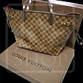 LV neverfull M