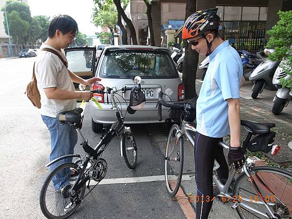 20130629ㄚ愷隄邊w志明網友01.jpg