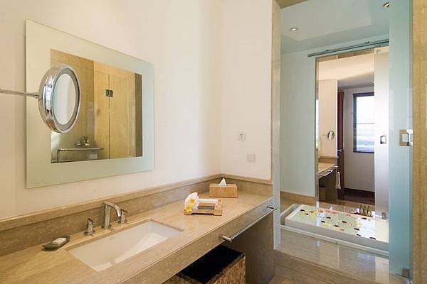 左棟衛浴.jpg 左棟衛浴.jpg