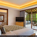 amnaya-kuta-amnaya-suite-bedroom-with-view-to-balcony-1530857455.jpg