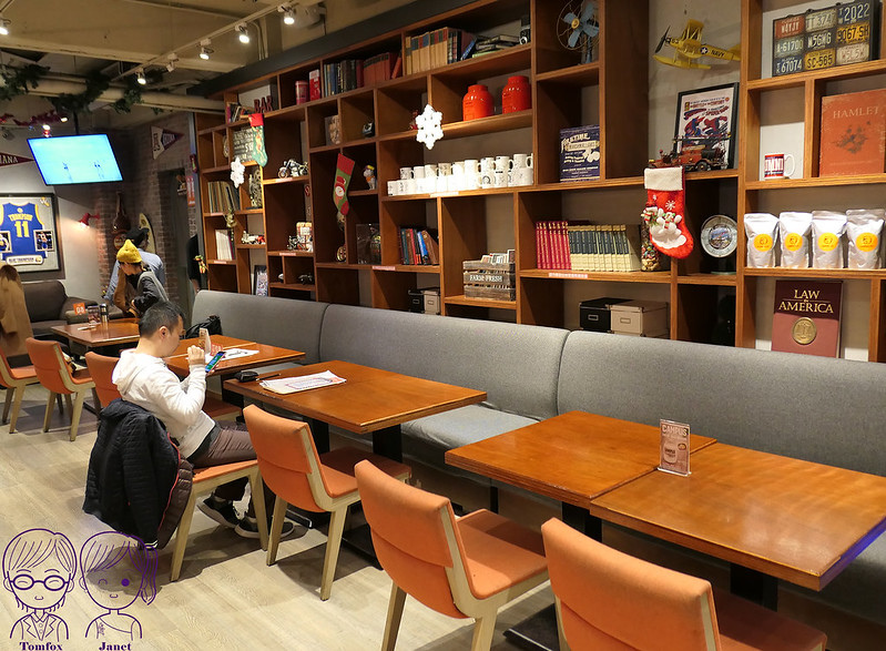 13 CAMPUS CAFE-忠孝店 用餐空間