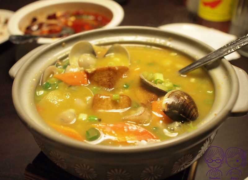 23 川妹子 蟹黃海鮮豆腐煲