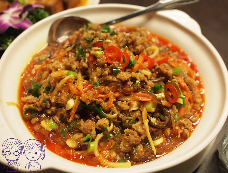 16 川妹子 螞蟻上樹