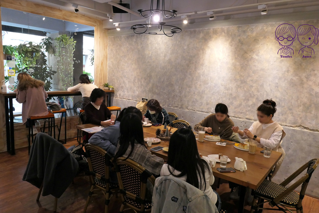 6 Miss V Bakery Cafe 內用位子.jpg