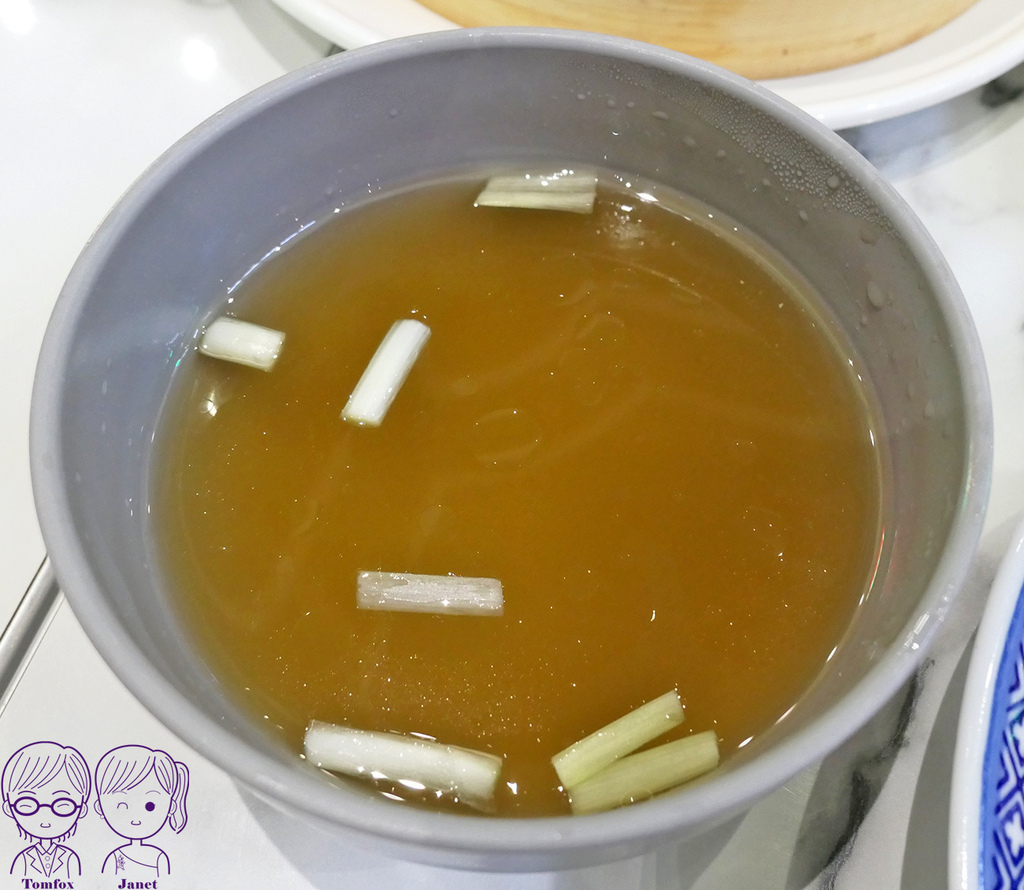 26 旺芳茶餐廳 好勁腸仔煎雙蛋撈麵 湯.jpg