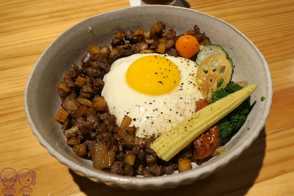 53 TIKIYALO 澳門乾式免治牛肉飯.jpg