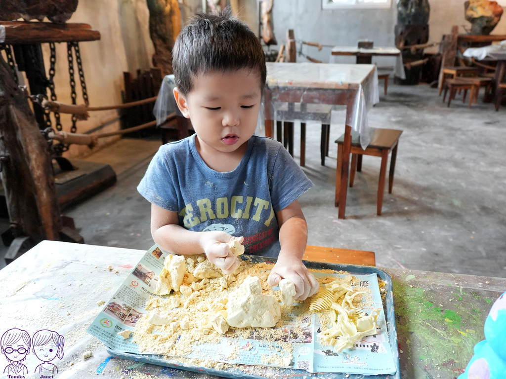 38 Robert Y廢墟暴龍館 DIY 考古暴龍模型.jpg 38 Robert Y廢墟暴龍館 DIY 考古暴龍模型.jpg