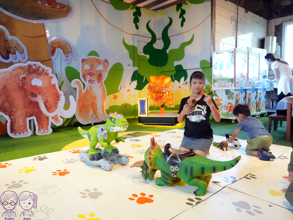 43 Robert Y廢墟暴龍館 小小孩教室.jpg 43 Robert Y廢墟暴龍館 小小孩教室.jpg