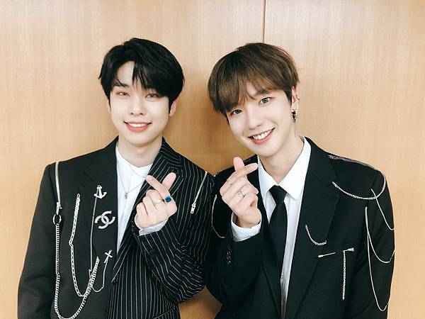 Dy9hsflV4AA9uol Dy9hsflV4AA9uol