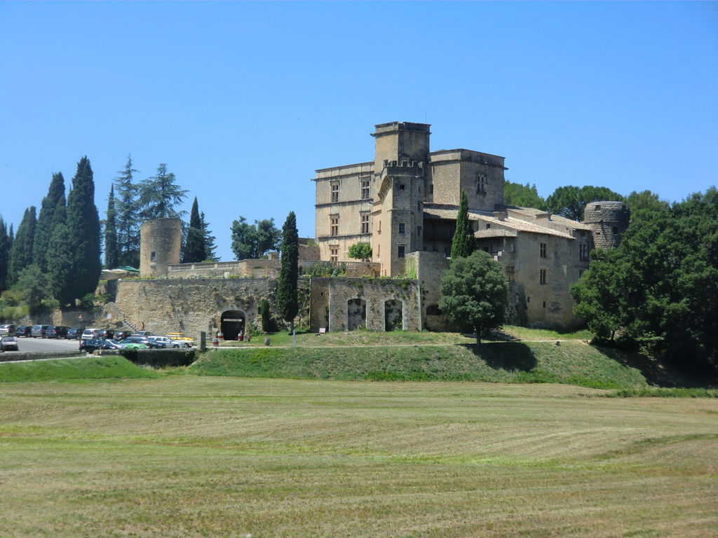 Lourmarin 城堡酒窖