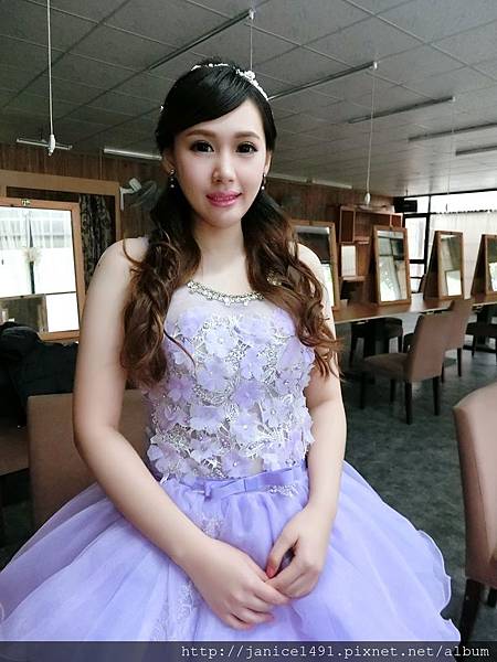 桃園外拍新秘,大眼睛洋娃娃,花圈花仙子造型,漫浪大波浪造型 桃園外拍新秘,大眼睛洋娃娃,花圈花仙子造型,漫浪大波浪造型