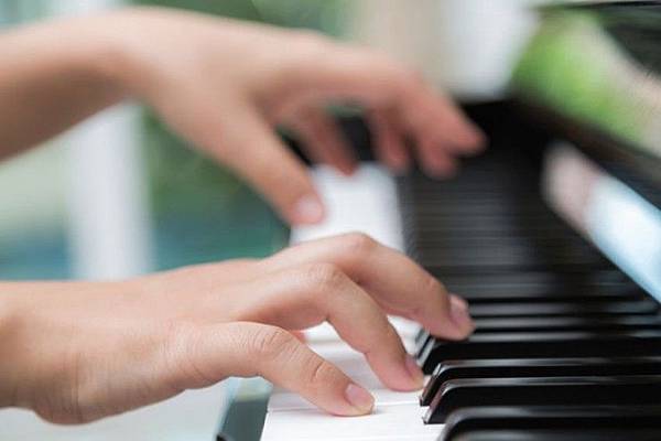 hands-playing-piano.jpg