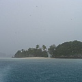 大雨中的無人島