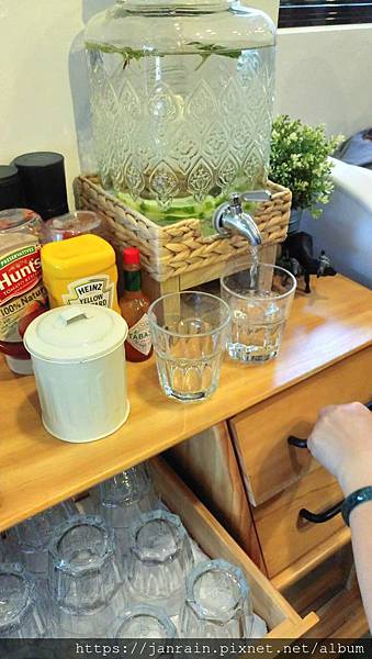 D5BDBD60-8926-4636-B26B-C26670458ECD.jpeg D5BDBD60-8926-4636-B26B-C26670458ECD.jpeg