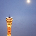 20130210_kobe tower+moon