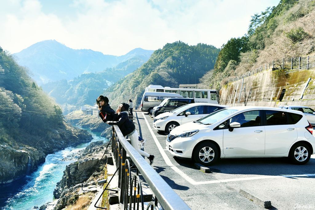 Nissan_CC12_OG.jpg Nissan_CC12_OG.jpg