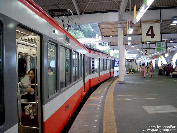 箱根登山電車：箱根湯本 (8).jpg