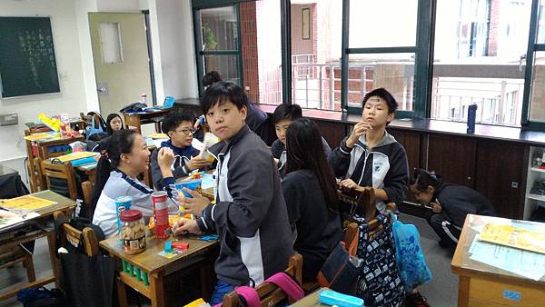 20161202--707段考後自習課同樂會 (14).jpg