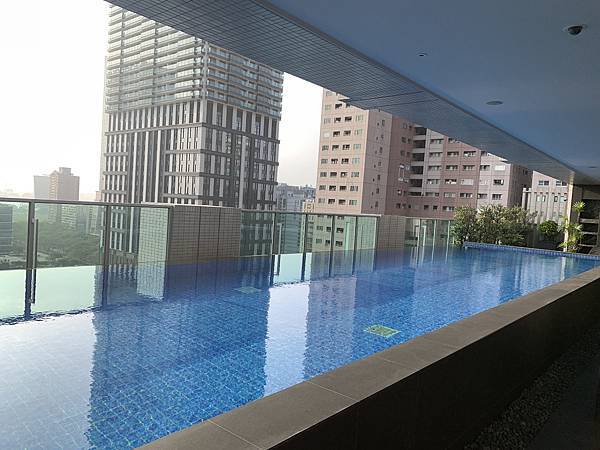 [高雄飯店] 親子不友善,但服務超級友善且極致奢華的藝術酒店